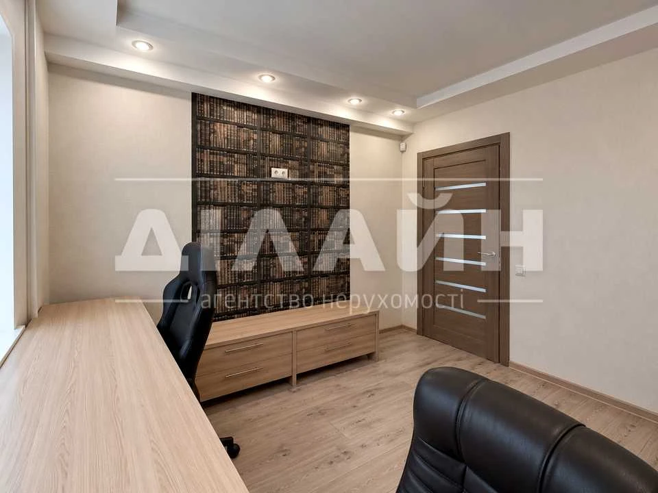 Apartment. Yuliivsky Avenue, Zaporizhzhia