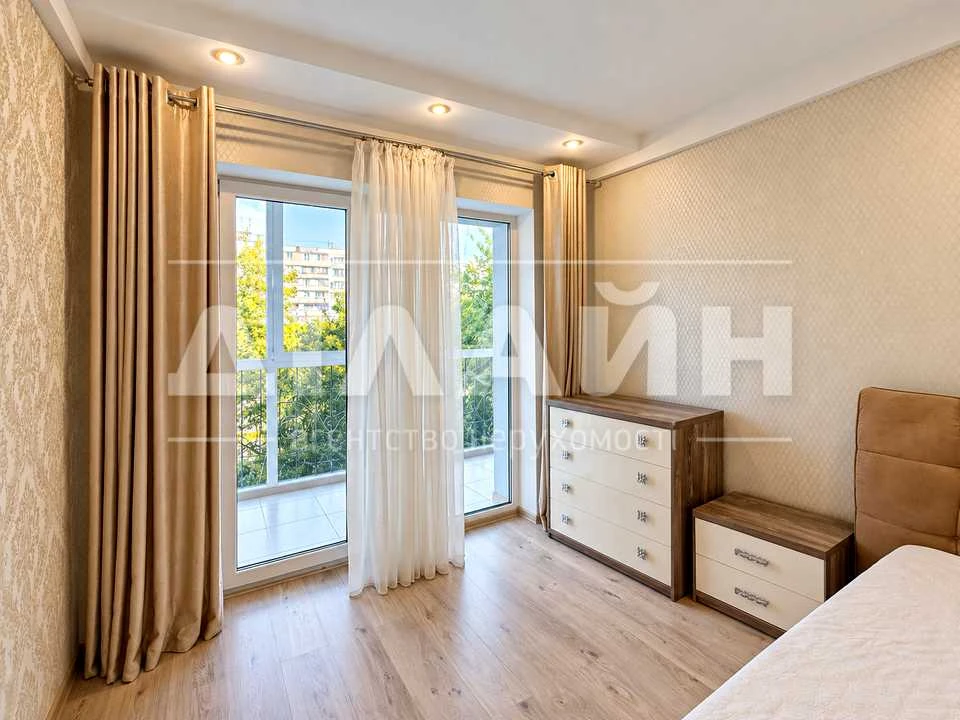 Apartment. Yuliivsky Avenue, Zaporizhzhia