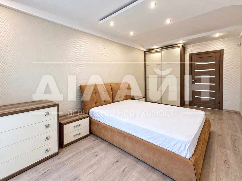 Apartment. Yuliivsky Avenue, Zaporizhzhia