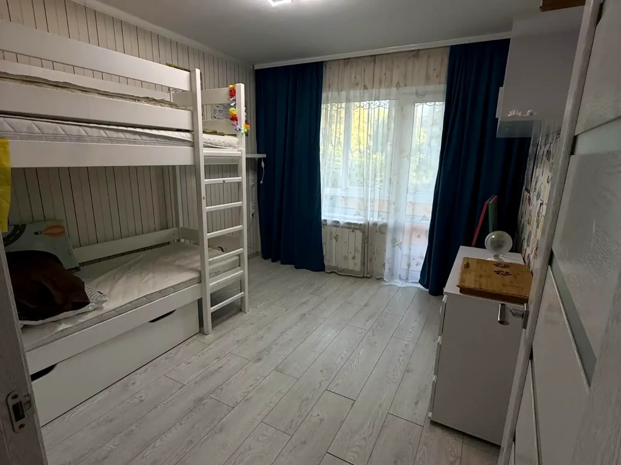 Selling 3-room apartment 66.7 sq.m, 1st floor