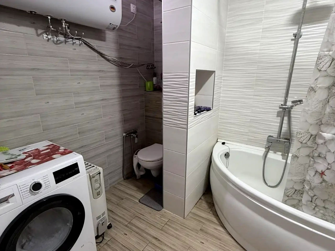 Selling 3-room apartment 66.7 sq.m, 1st floor