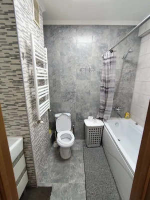 Продаю 2 кім квартиру