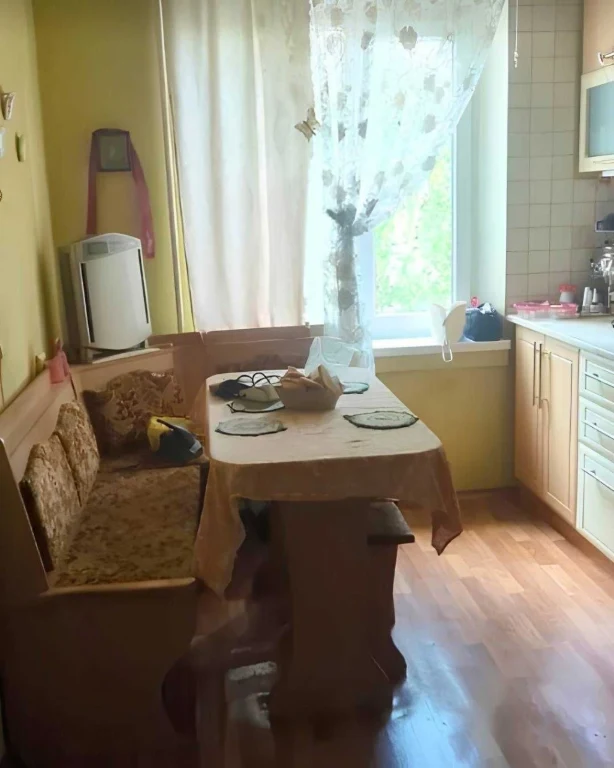 For sale, 3-bedroom apartment on the 2nd floor