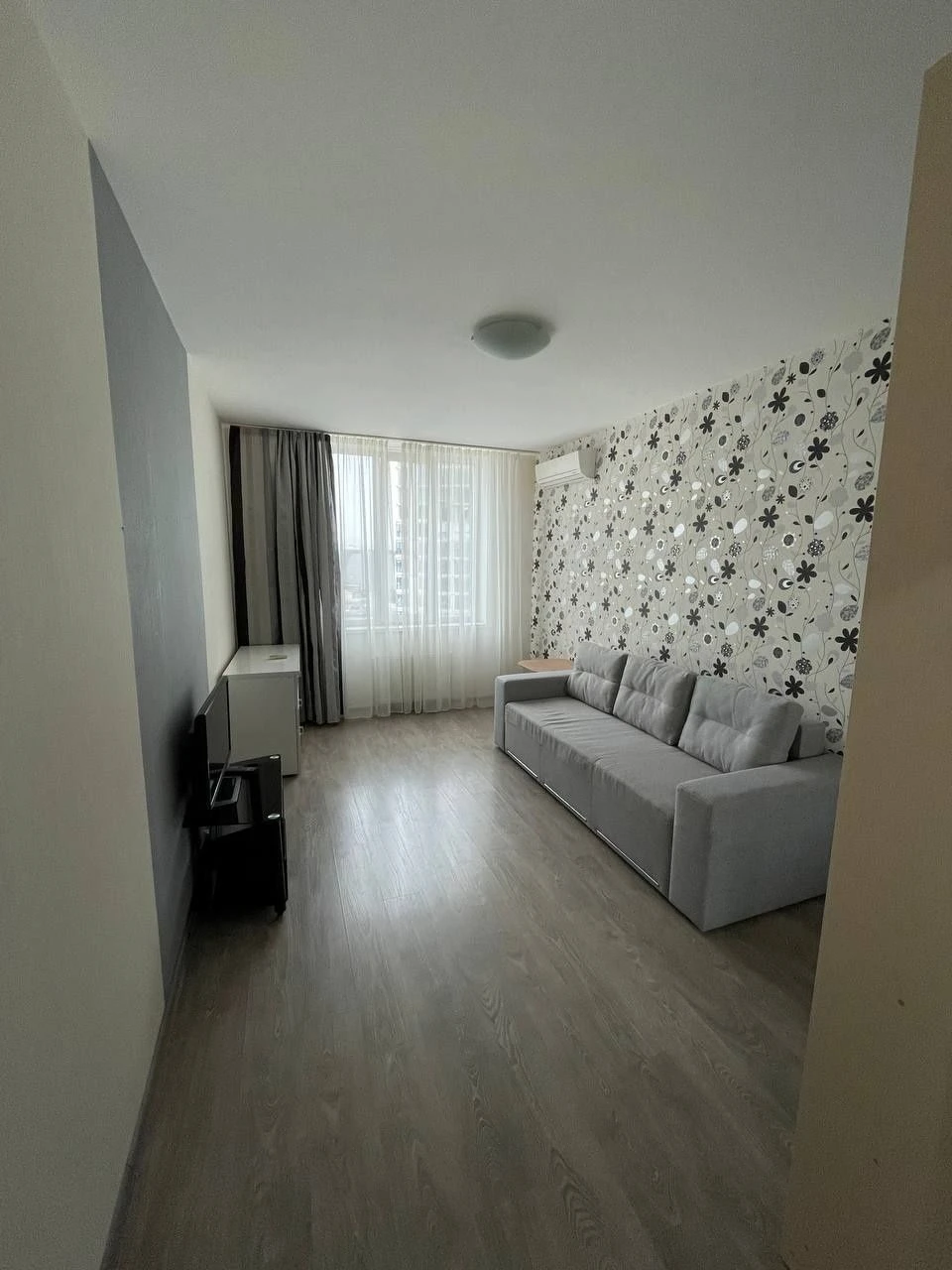 Sale of 1-room apartment on Urlivska Street, River Mall Shopping Center, Kyiv