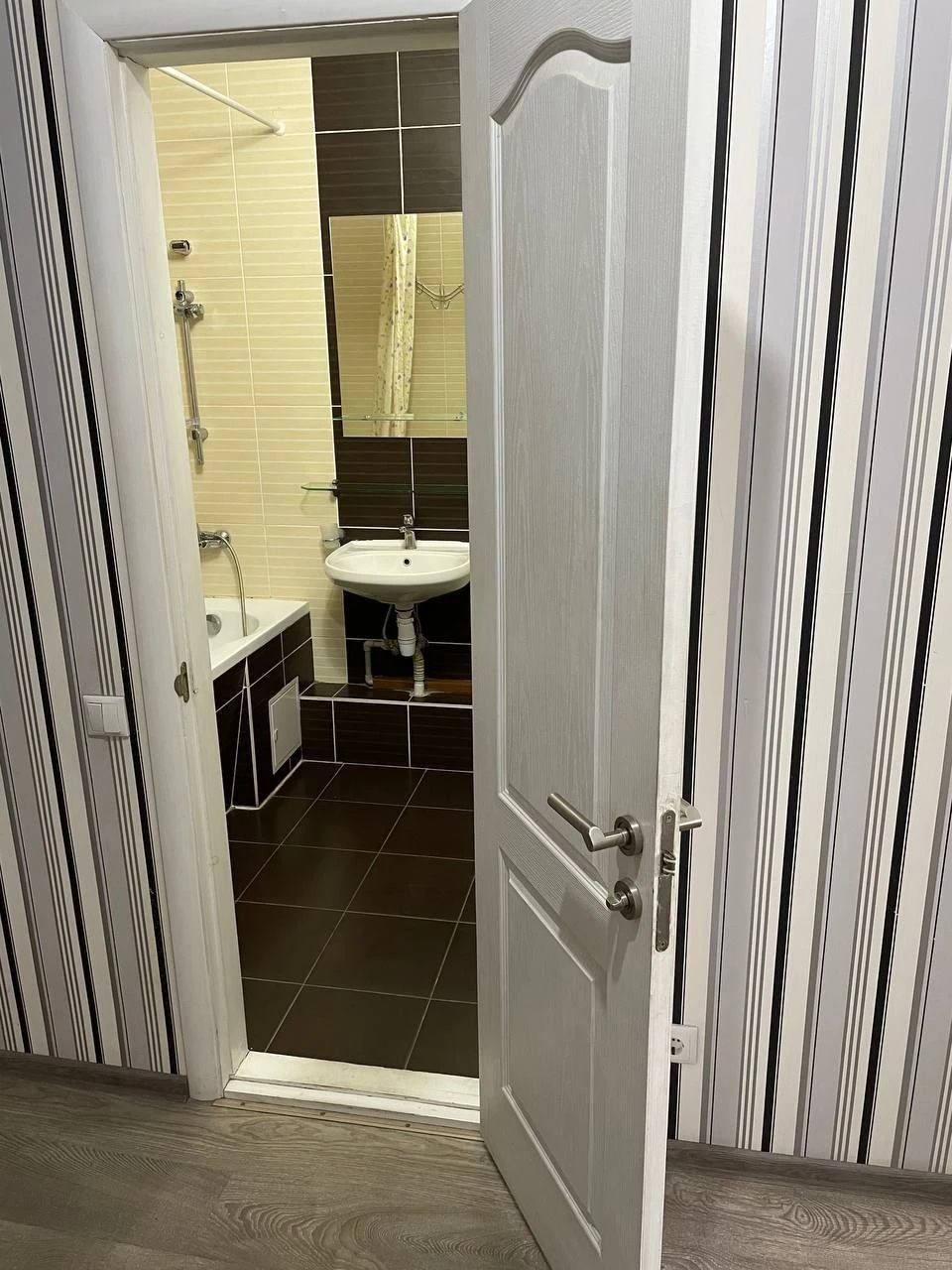 Sale of 1-room apartment on Urlivska Street, River Mall Shopping Center, Kyiv