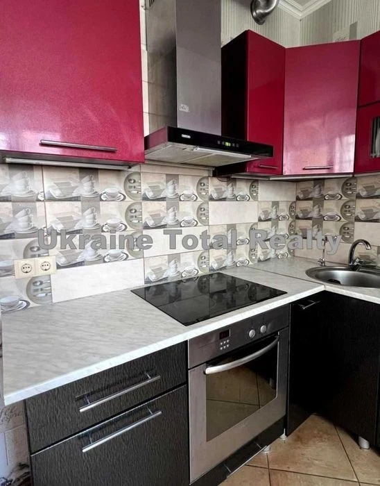POZNYAKY! 3-room apartment with renovation! Urlivska Street 23