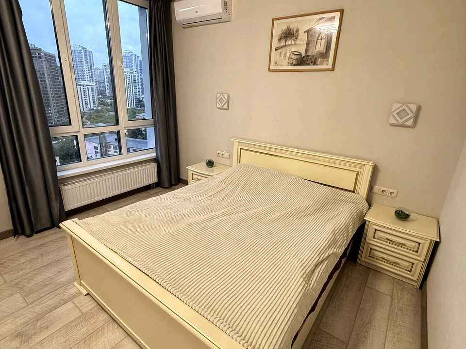 Квартира. Киев, улица Михаила Бойчука