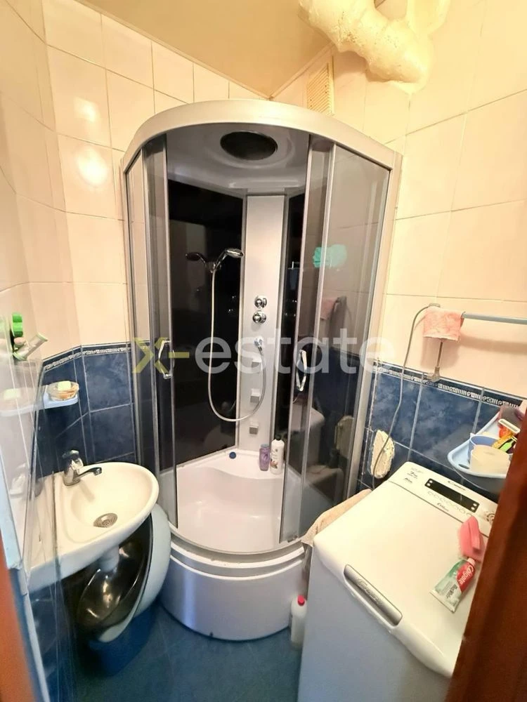 Sale of a two-room apartment, Vasylivsky street, residential area