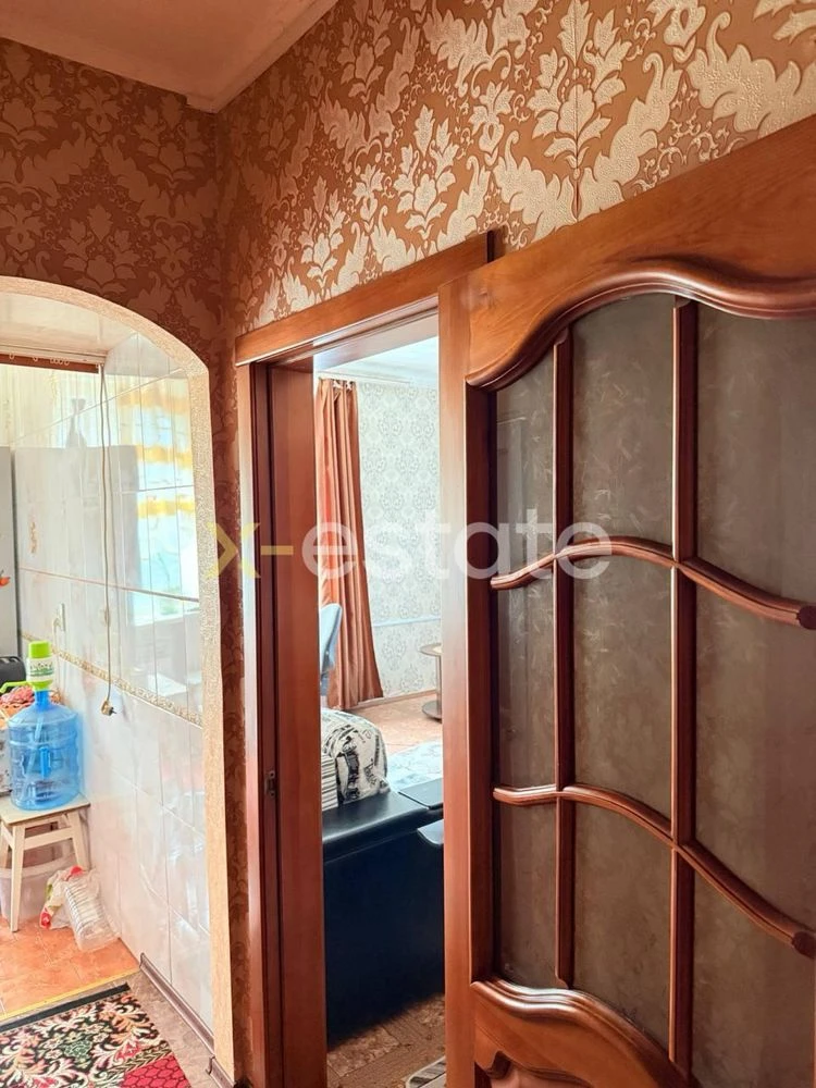 Sale of a two-room apartment, Vasylivsky street, residential area