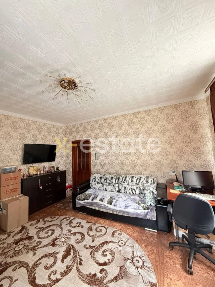 Sale of a two-room apartment, Vasylivsky street, residential area