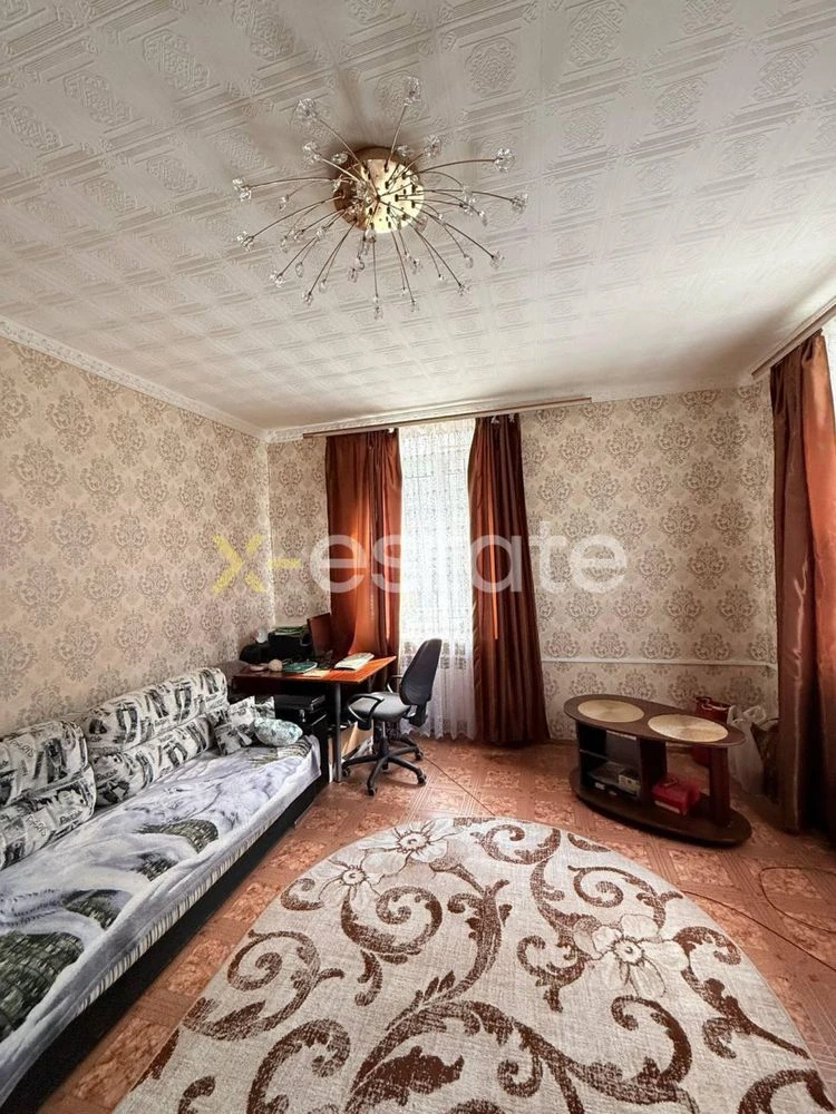 Sale of a two-room apartment, Vasylivsky street, residential area