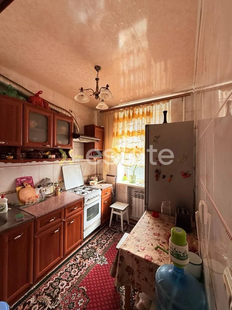 Sale of a two-room apartment, Vasylivsky street, residential area