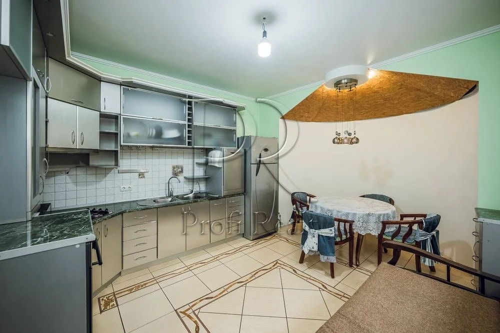 Rent of a 230 sq m house in Oskorki, within walking distance
