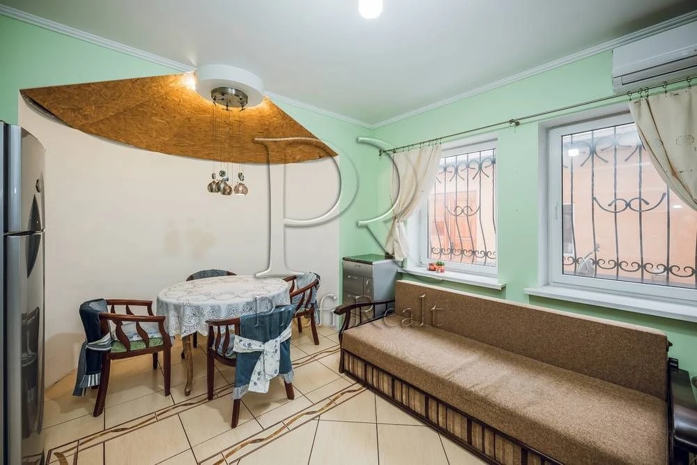 Rent of a 230 sq m house in Oskorki, within walking distance