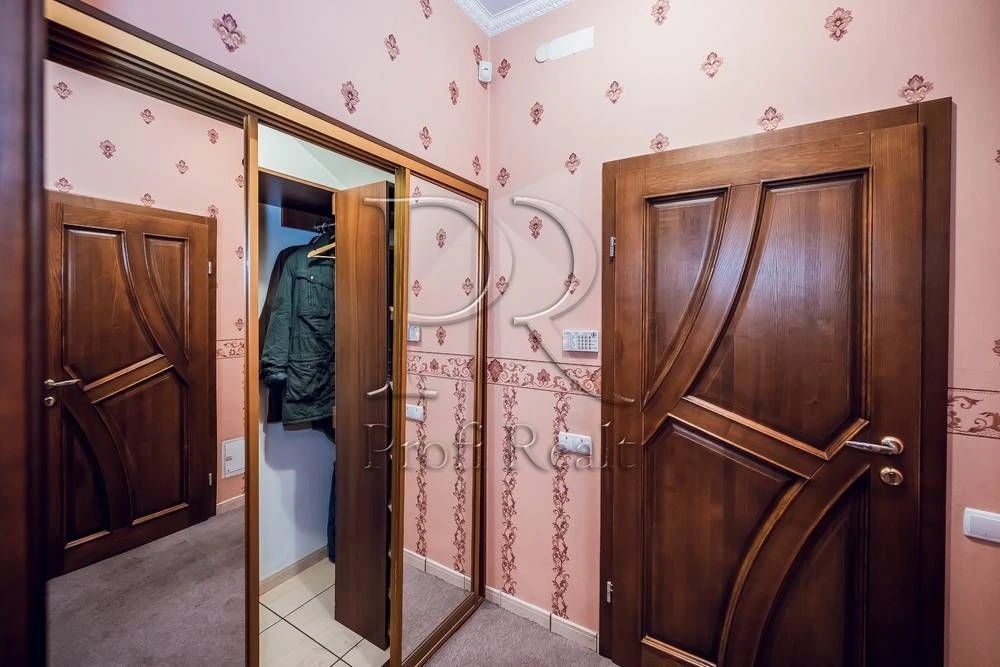Rent of a 230 sq m house in Oskorki, within walking distance