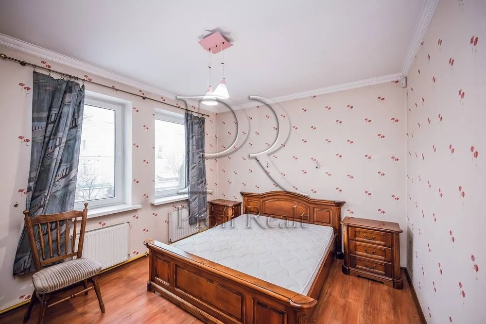 Rent of a 230 sq m house in Oskorki, within walking distance
