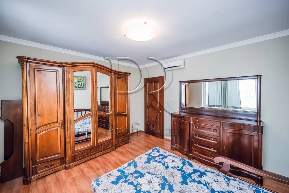 Rent of a 230 sq m house in Oskorki, within walking distance