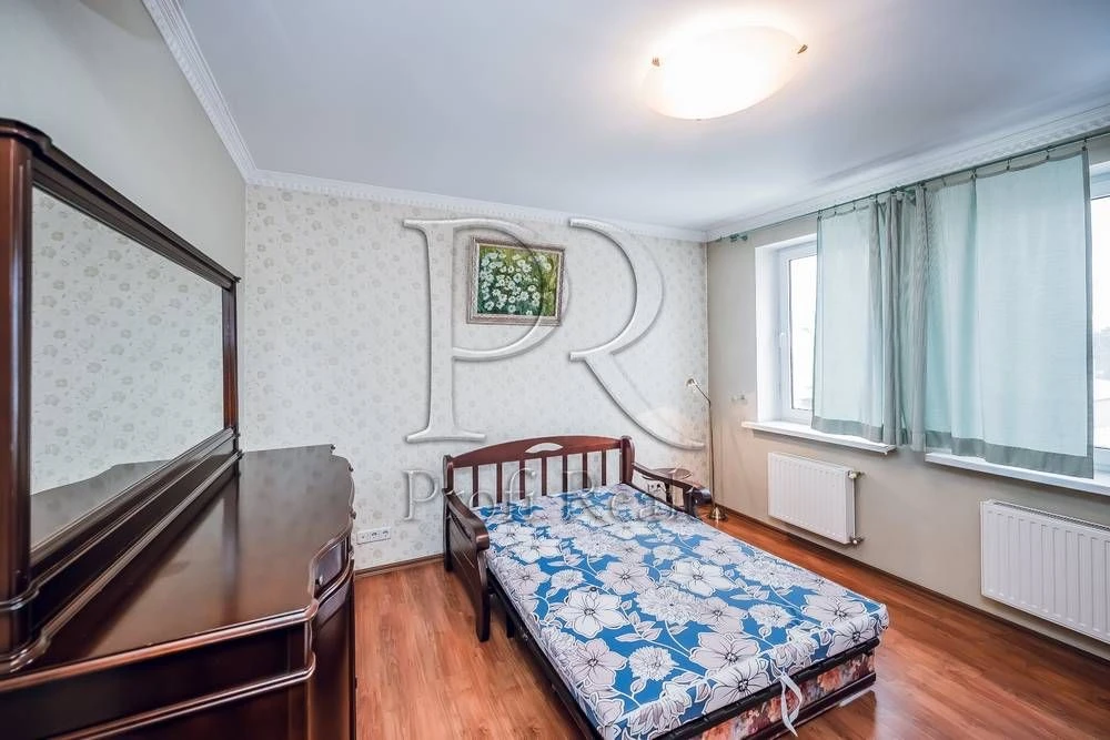 Rent of a 230 sq m house in Oskorki, within walking distance