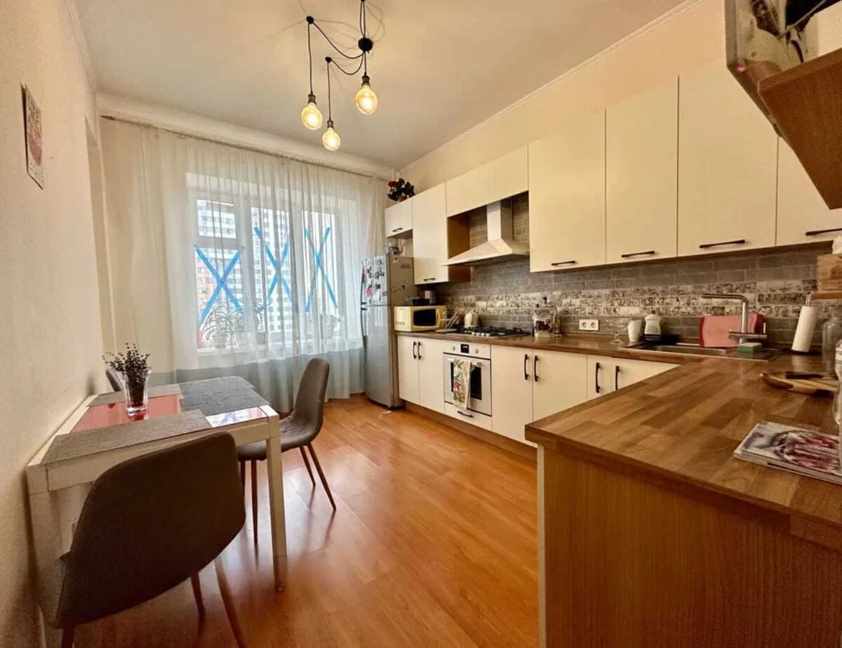 Продам 2 к. квартиру в ЖК Консоль, ул. Канатная,  парка обл.