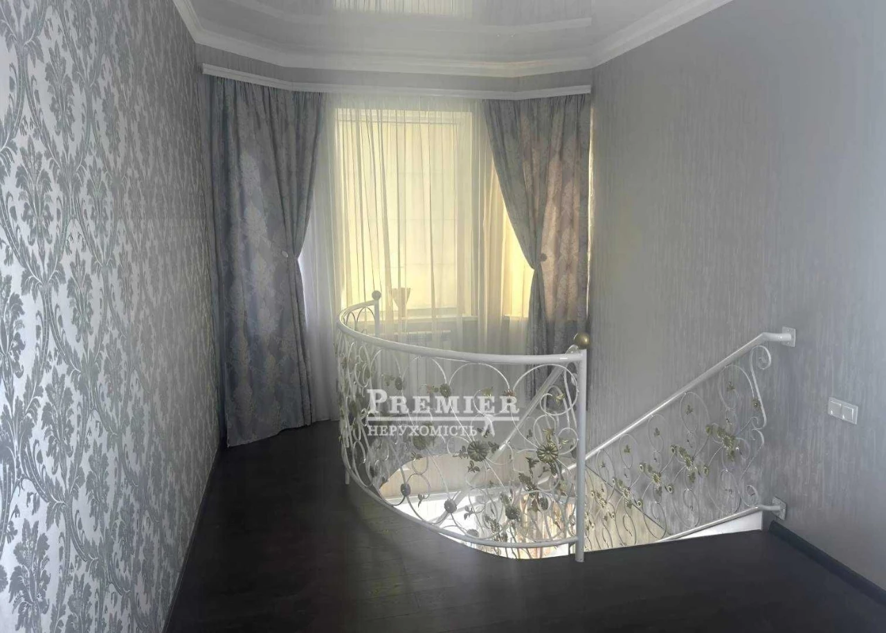 House for sale in the Golden Triangle with renovation.