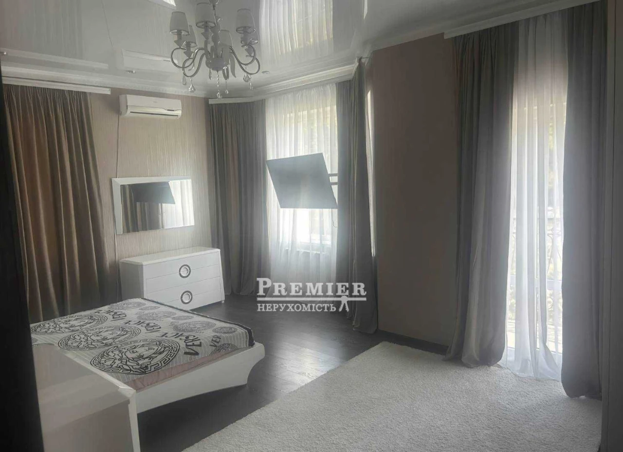 House for sale in the Golden Triangle with renovation.