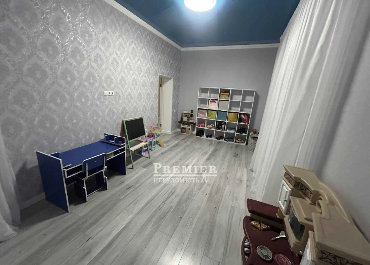 House for sale in the Golden Triangle with renovation.