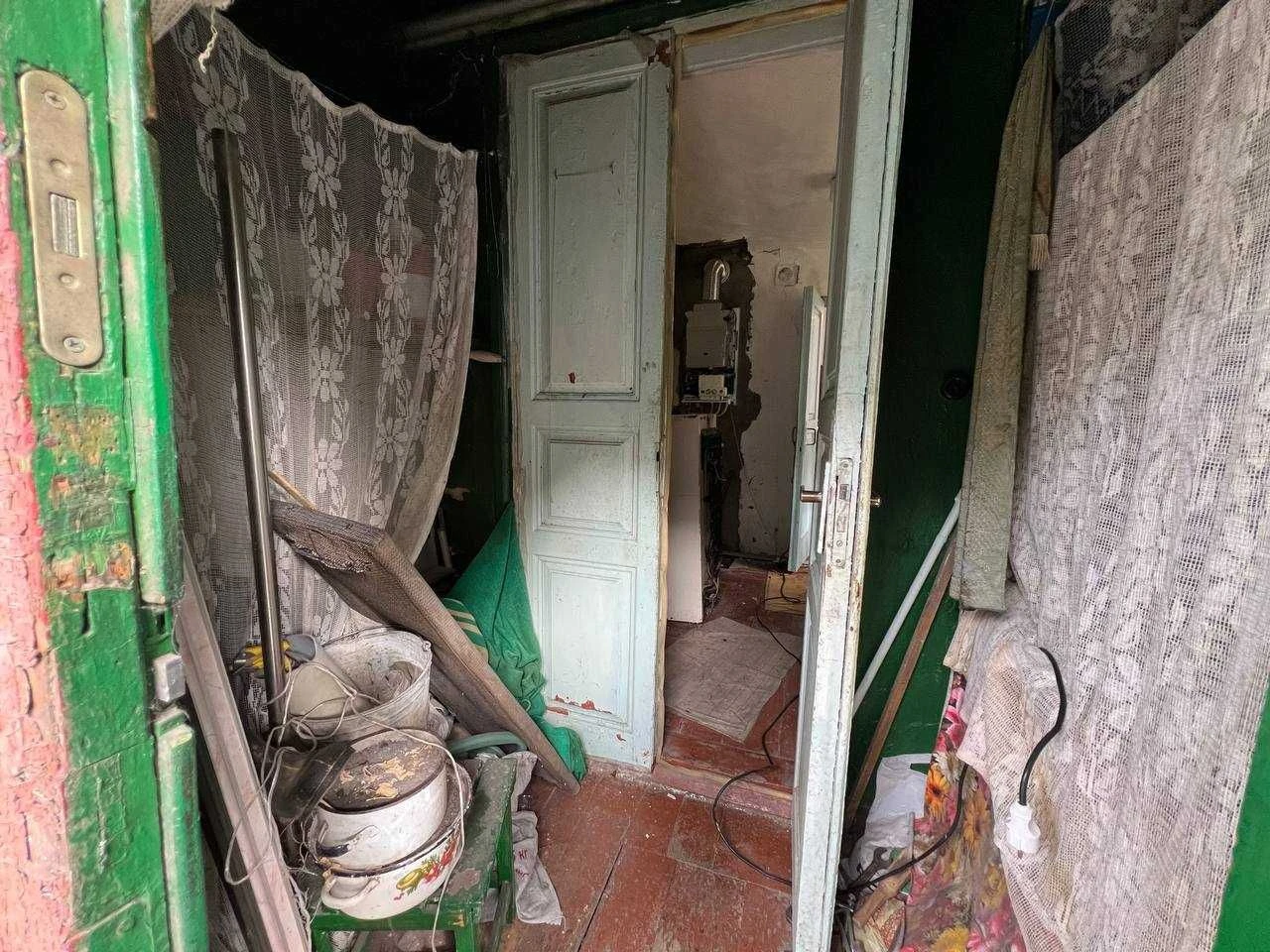 Part of a house on St. Sidorovsky. Center