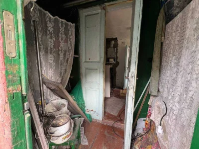 Part of a house on St. Sidorovsky. Center