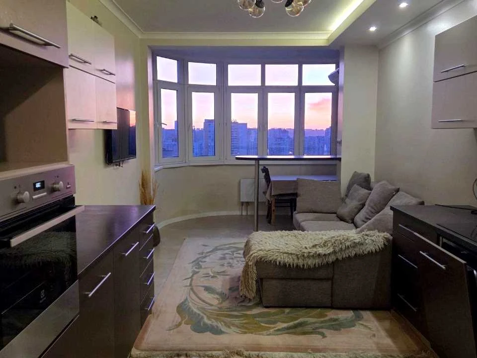 Apartment. Dragomannova st., Kyiv