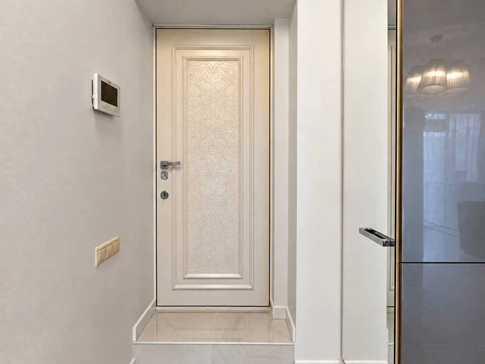 Apartment. Lavrska St, Pechersky District, Kyiv