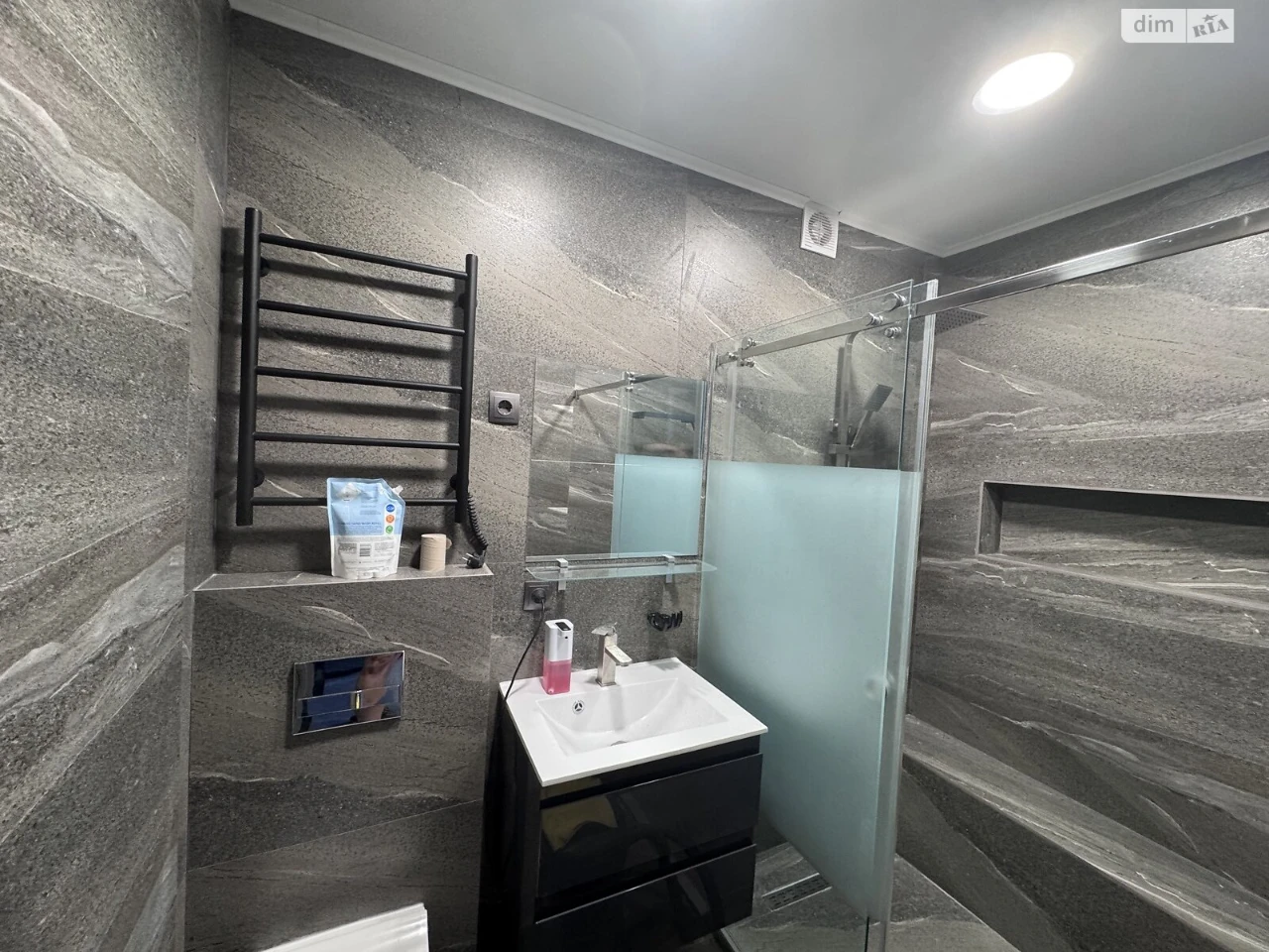 Apartment for Sale: Center
