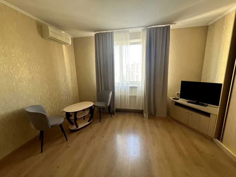 Apartment. Alexander Misyuga Street, Kyiv