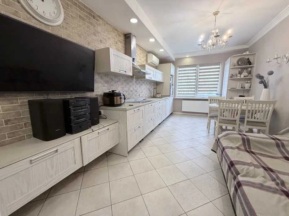 3-room apartment with European renovation in the Patriotika Patriotika Chavdar Housing Estate