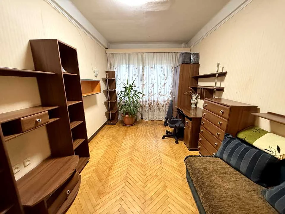 Apartment. Leonid Kadenyuk Street.
