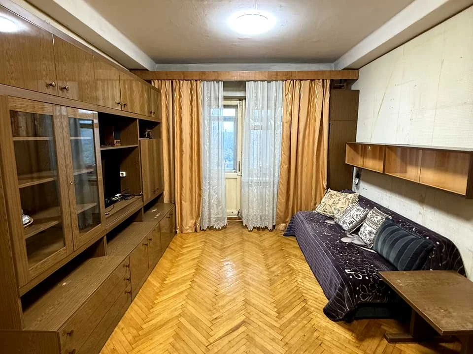 Apartment. Leonid Kadenyuk Street.