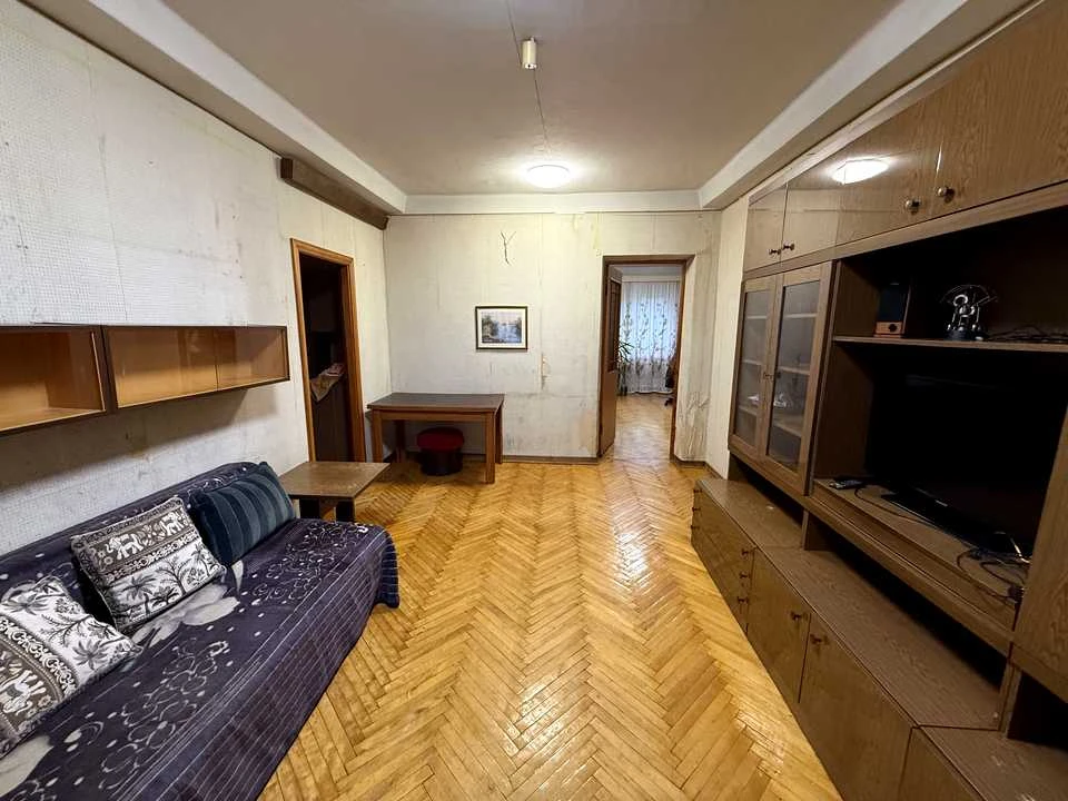Apartment. Leonid Kadenyuk Street.