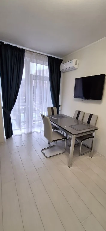 Urgent! 1-bedroom apartment for sale. 60 sq m, 2nd floor, Lipkivsky 37B