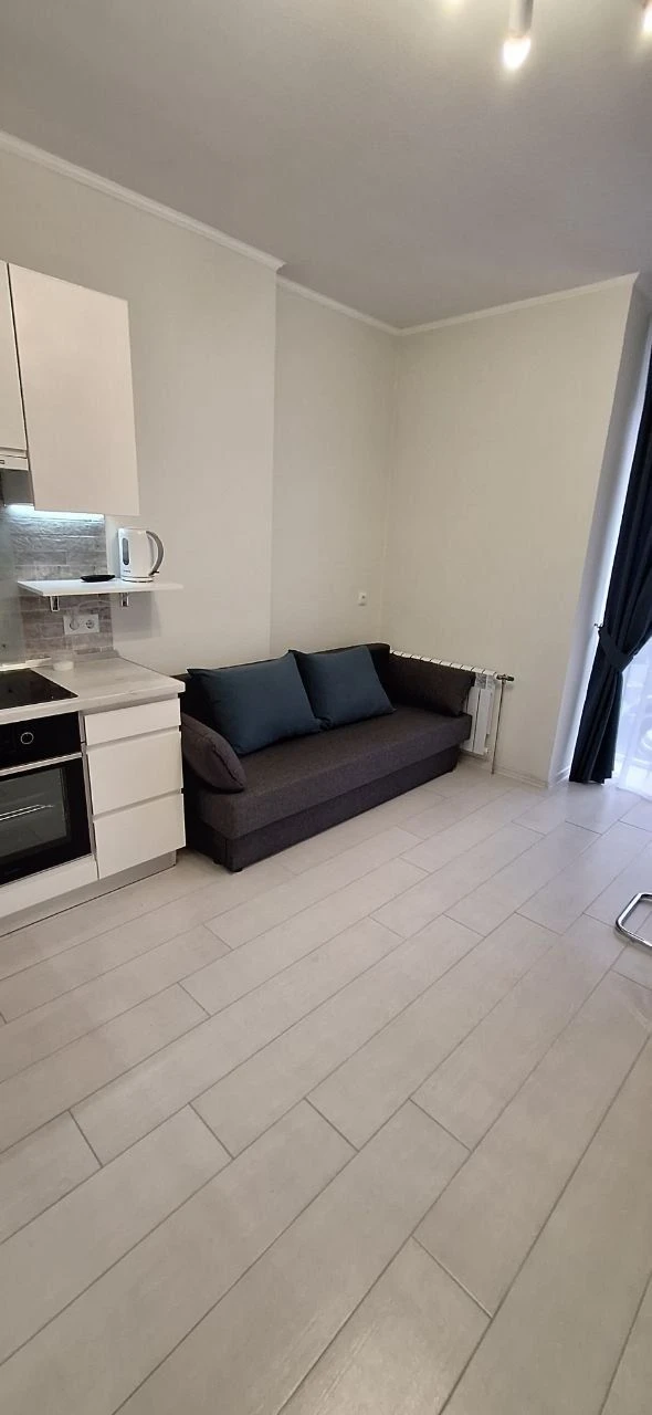 Urgent! 1-bedroom apartment for sale. 60 sq m, 2nd floor, Lipkivsky 37B