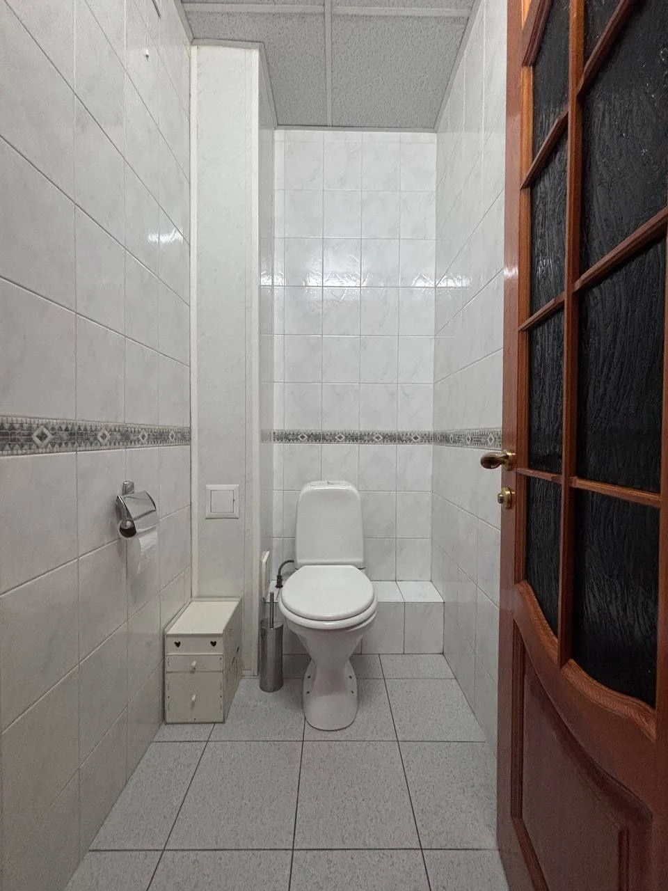 For Sale: 3-bedroom apartment on Lesya Ukrainy Street, 13