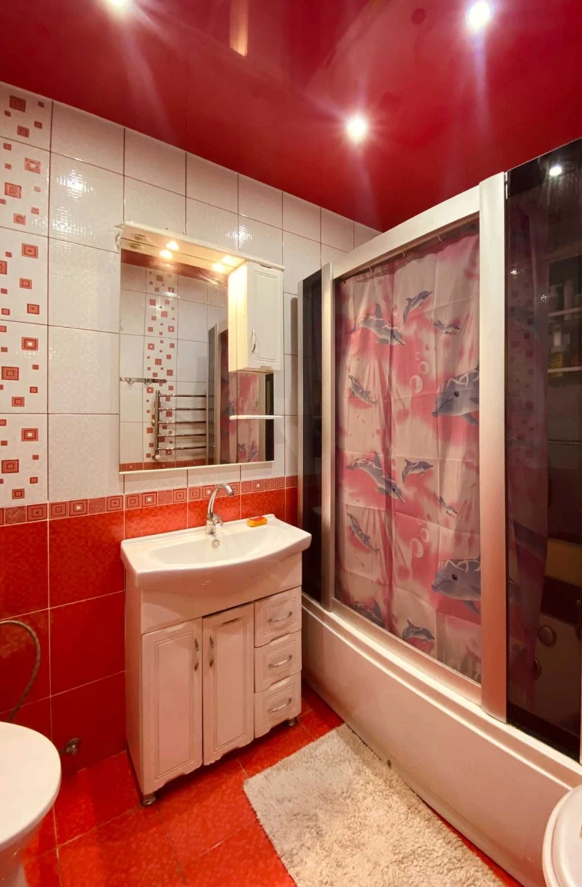 Продається велика 1-кімнатна квартира в ЖК «Острови» — 58 м²