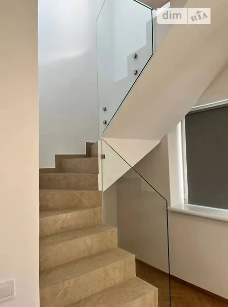 Seller's Listing: House for Sale, 5 minutes from the City Lake