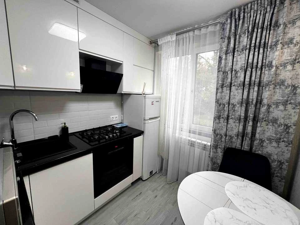 Apartment. Житомир, Шкільний пров.