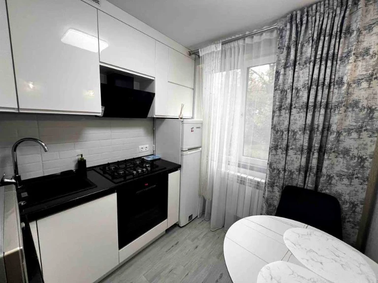Apartment. Житомир, Шкільний пров.