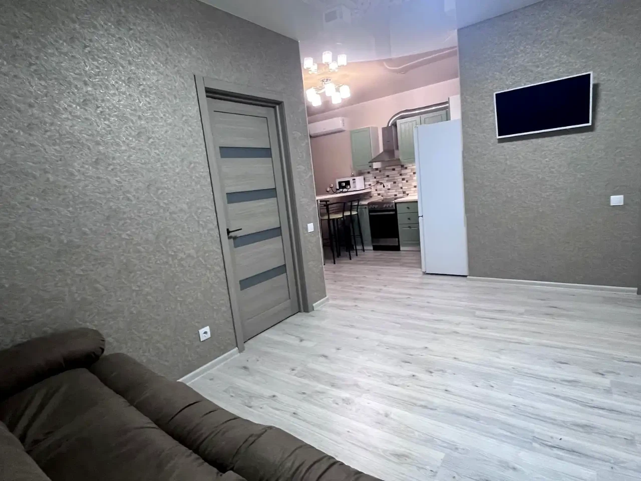 Rent 2-room apartment 43 m² on the 6th floor.