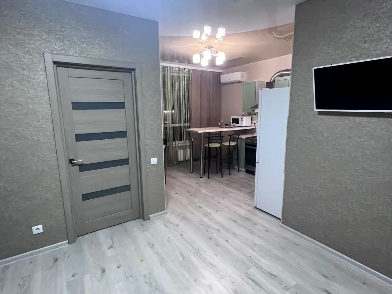 Rent 2-room apartment 43 m² on the 6th floor.