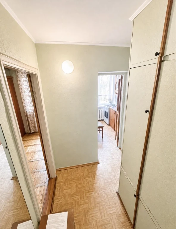 Продається 1-кімнатна квартира, вул. Зодчих 80А, 3 поверх! Газ!