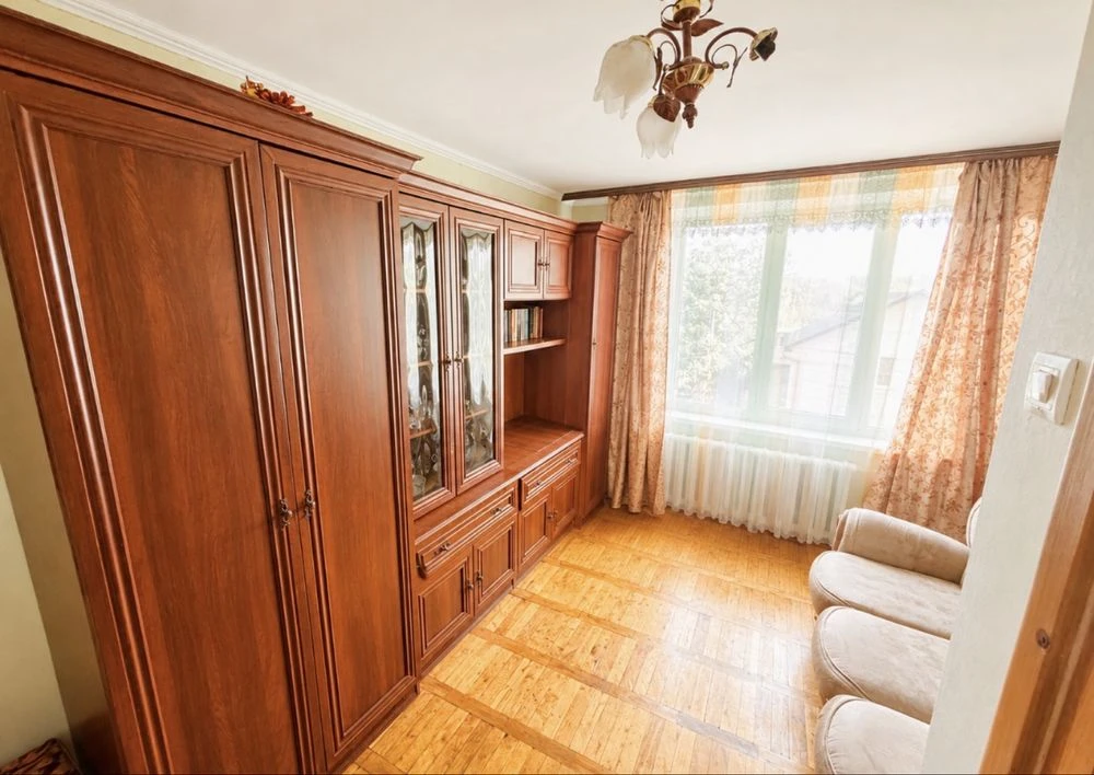 Продається 1-кімнатна квартира, вул. Зодчих 80А, 3 поверх! Газ!