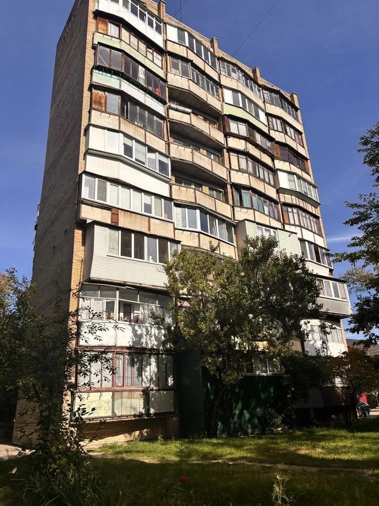 Продається 1-кімнатна квартира, вул. Зодчих 80А, 3 поверх! Газ!