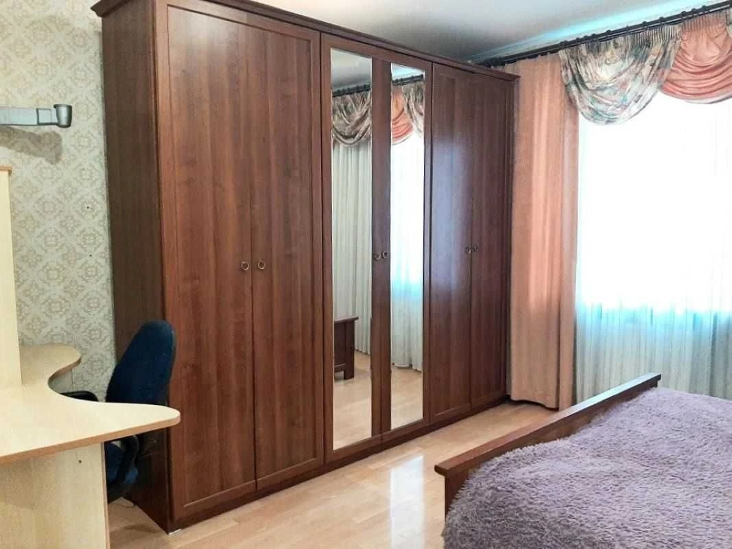 Sale of a 3-room apartment, Holosiiv district, Prospect N