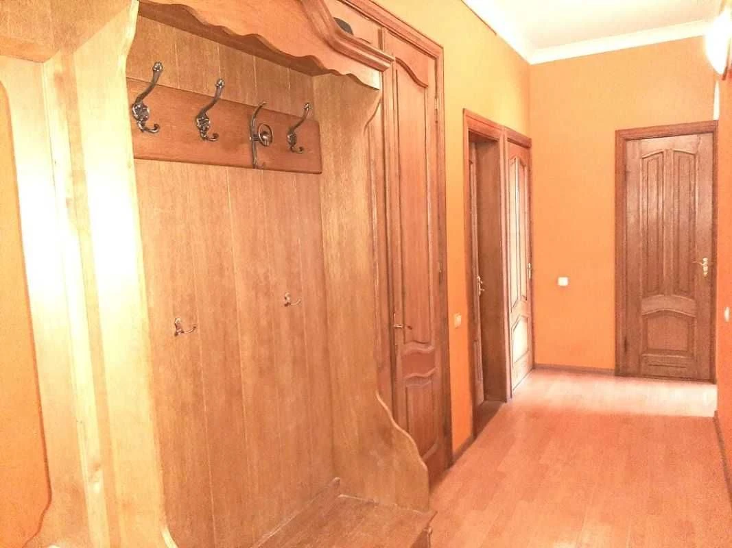 Sale of a 3-room apartment, Holosiiv district, Prospect N
